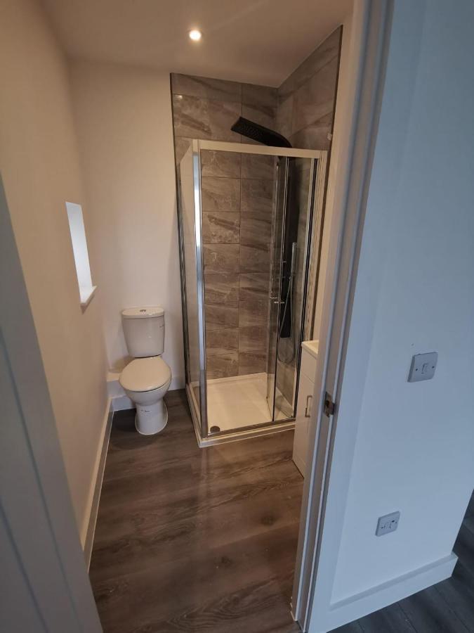 Marine Villa Hotel & Suites - Close To Beach, Train Station & Southend Airport Extérieur photo