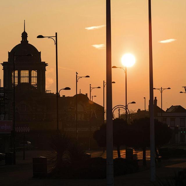 Marine Villa Hotel & Suites - Close To Beach, Train Station & Southend Airport Extérieur photo