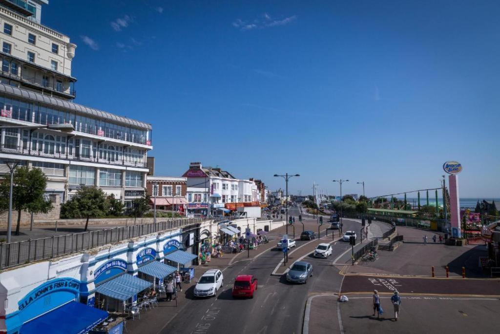 Marine Villa Hotel & Suites - Close To Beach, Train Station & Southend Airport Extérieur photo